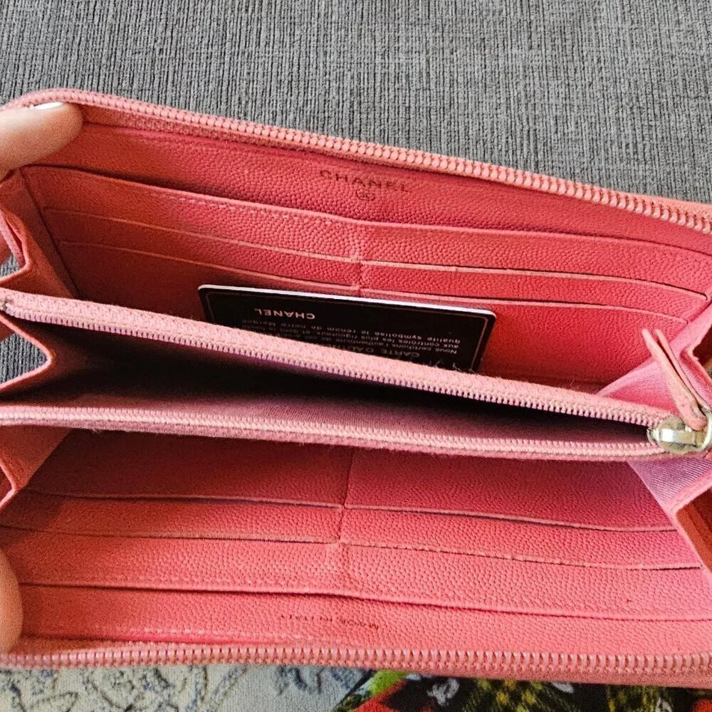 CHANEL Caviar Leather 100% Authentic CC Large Gusset Zip Around Long Wallet